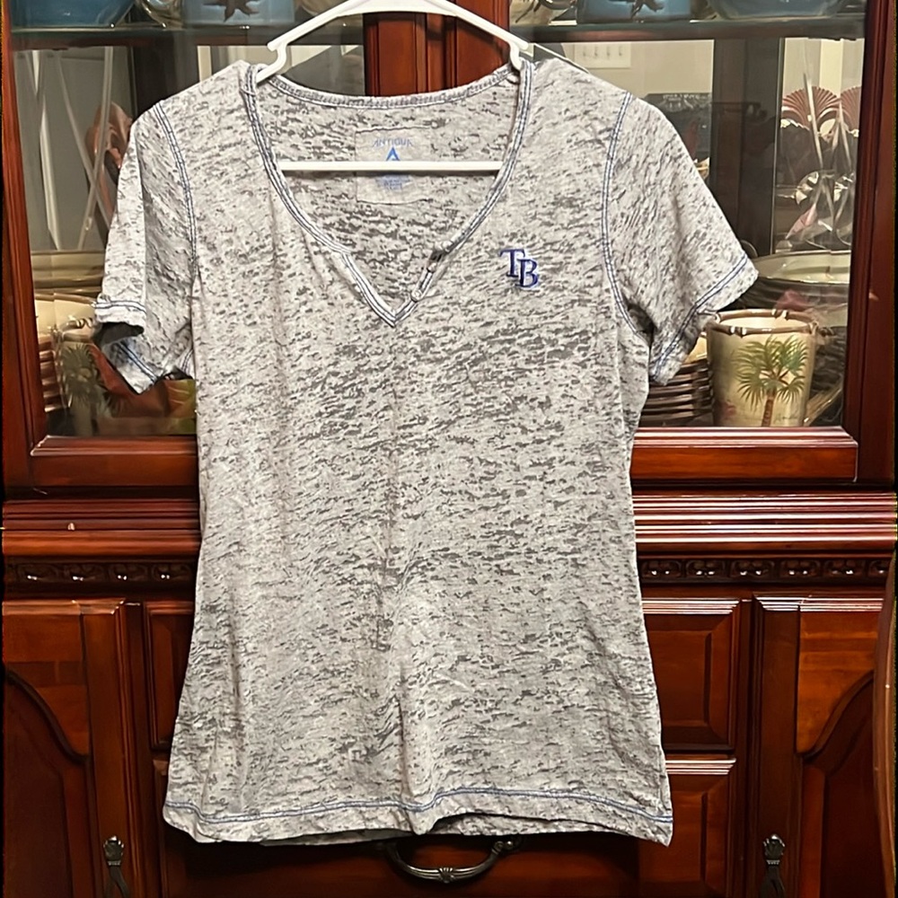 Women’s size large tampa bay rays shirt